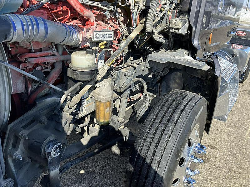 2021 Peterbilt 579 image 8