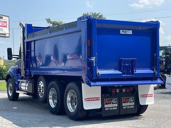 2025 Kenworth T880 image 11