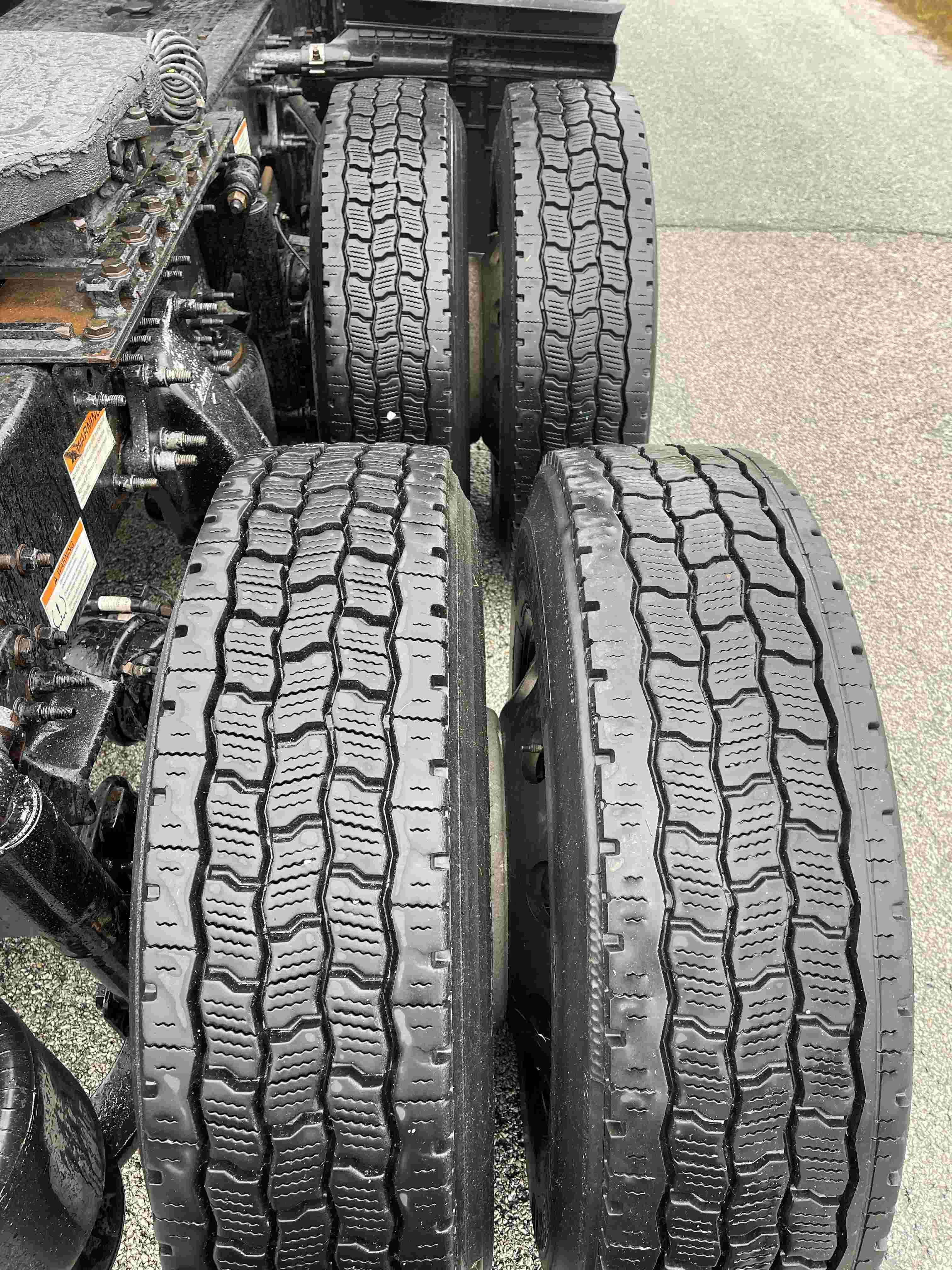 2021 Freightliner Cascadia 126 image 12