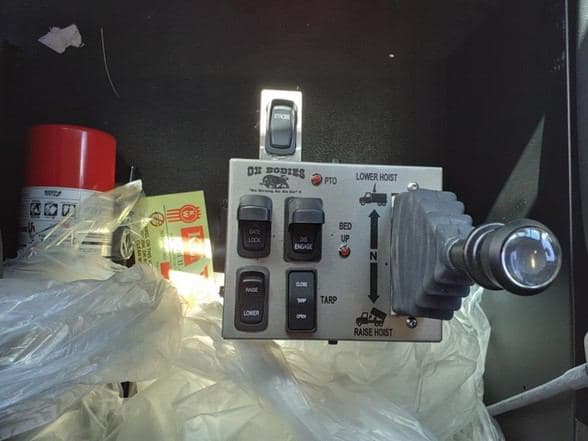 2025 Kenworth T880 image 27