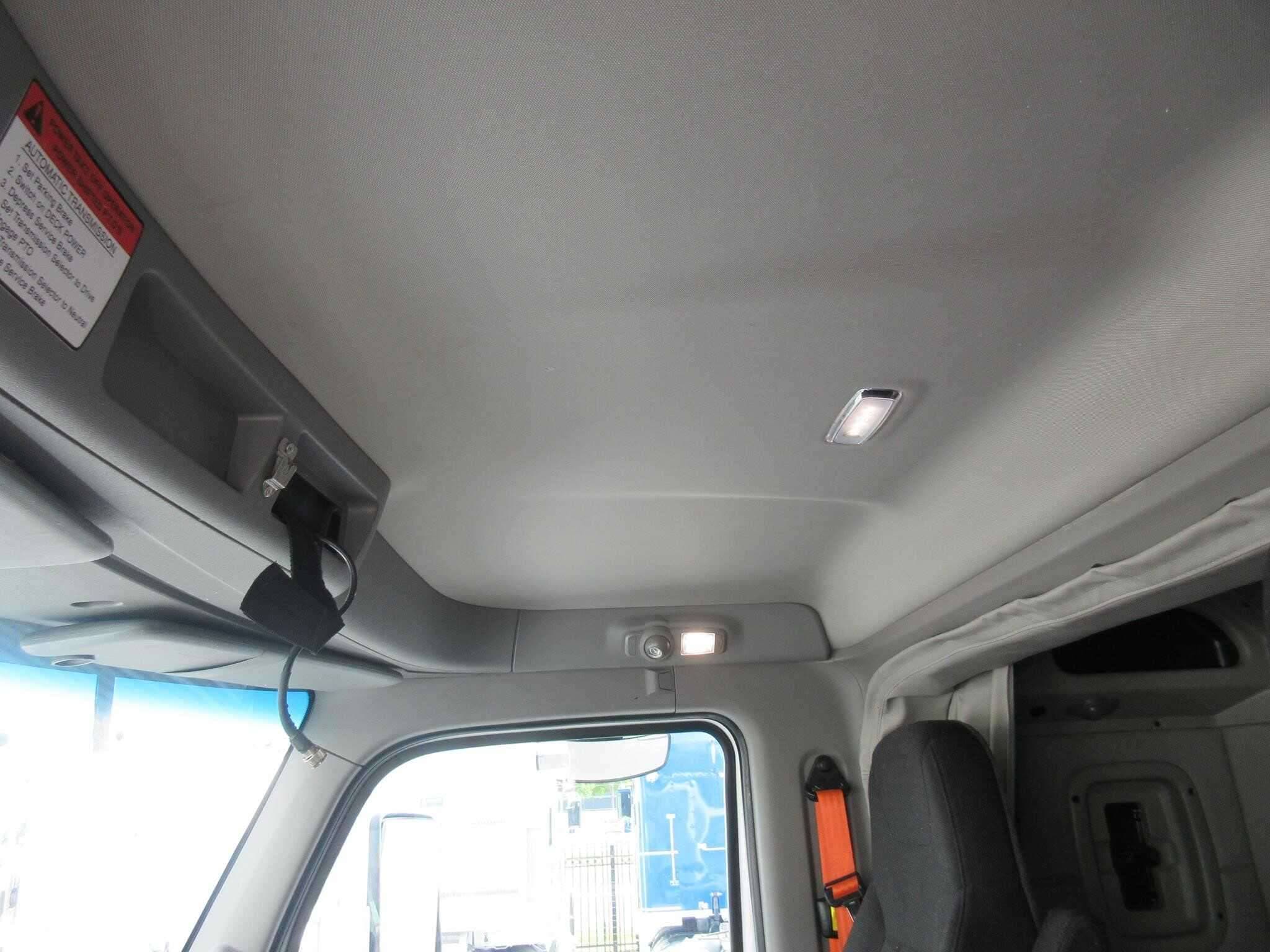 2019 Peterbilt 567 image 5
