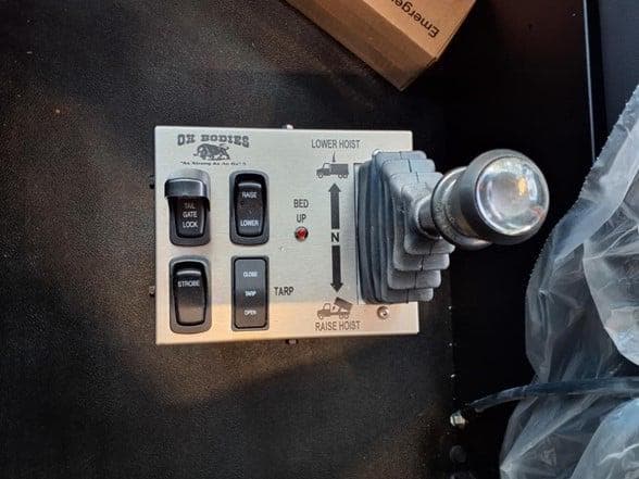 2025 Kenworth T880 image 24