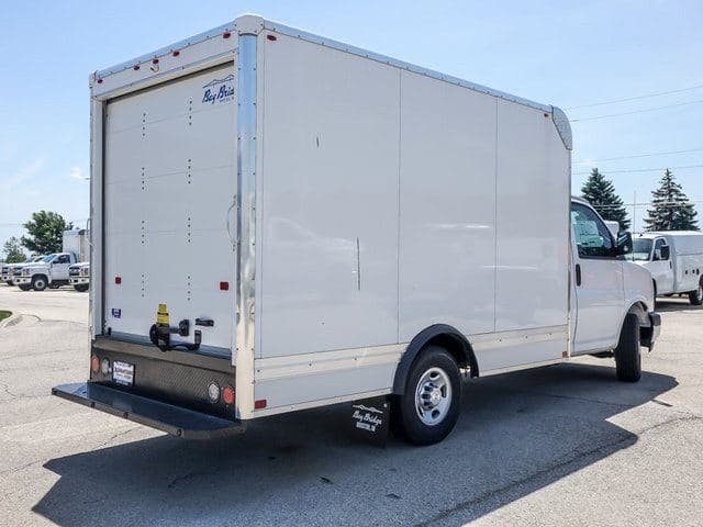 2025 Chevrolet Express 3500 Work Van Cutaway image 3