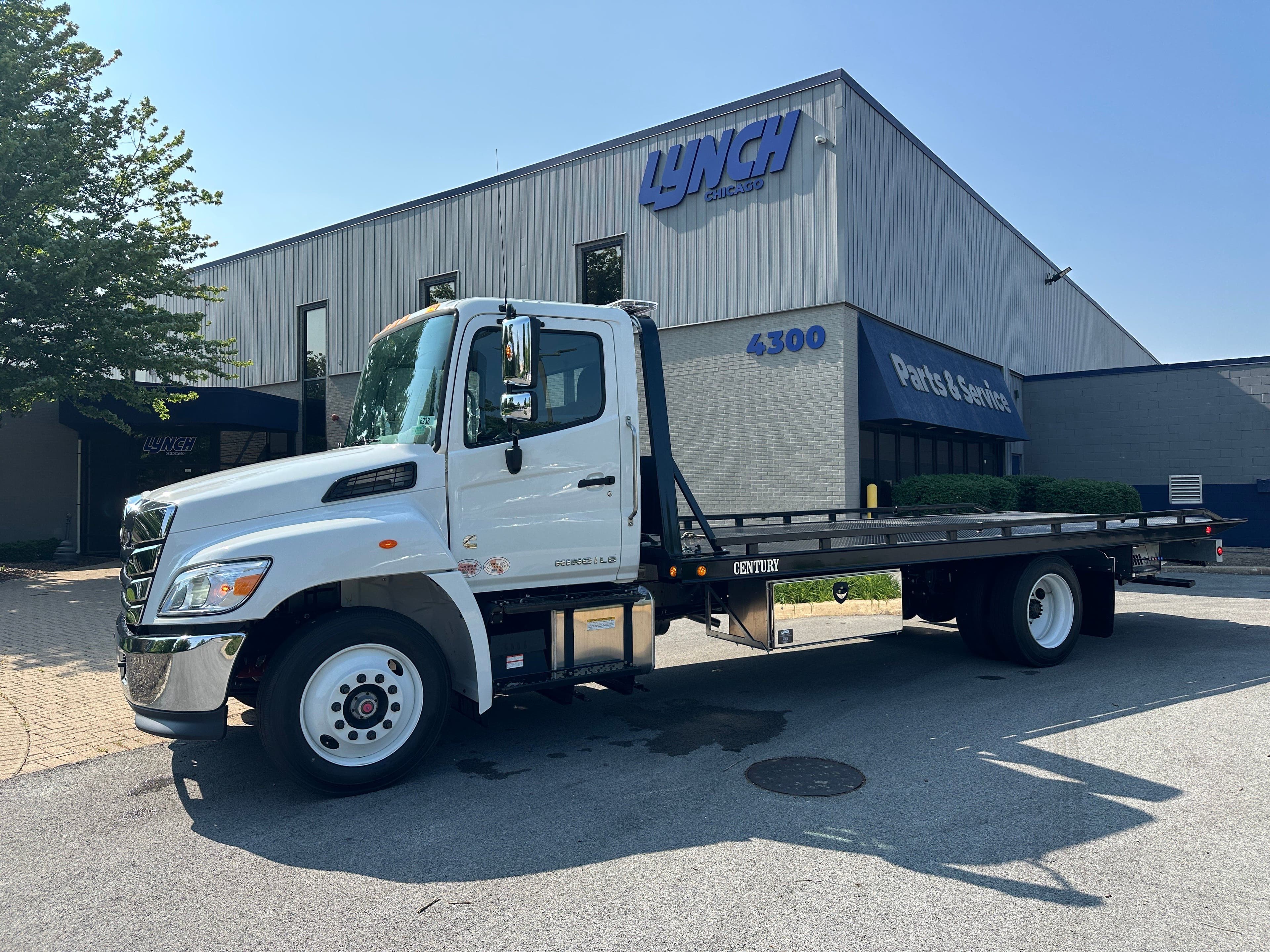 2025 Hino L6 WITH A CENTURY 21.5' STEEL CARRIER  (SK#: 6238C) image 1