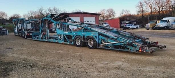 2001 FREIGHTLINER FL112 image 11