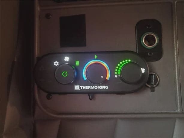 2016 PETERBILT 389 image 12