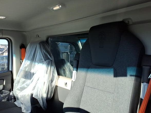 2026 Kenworth T880 image 16