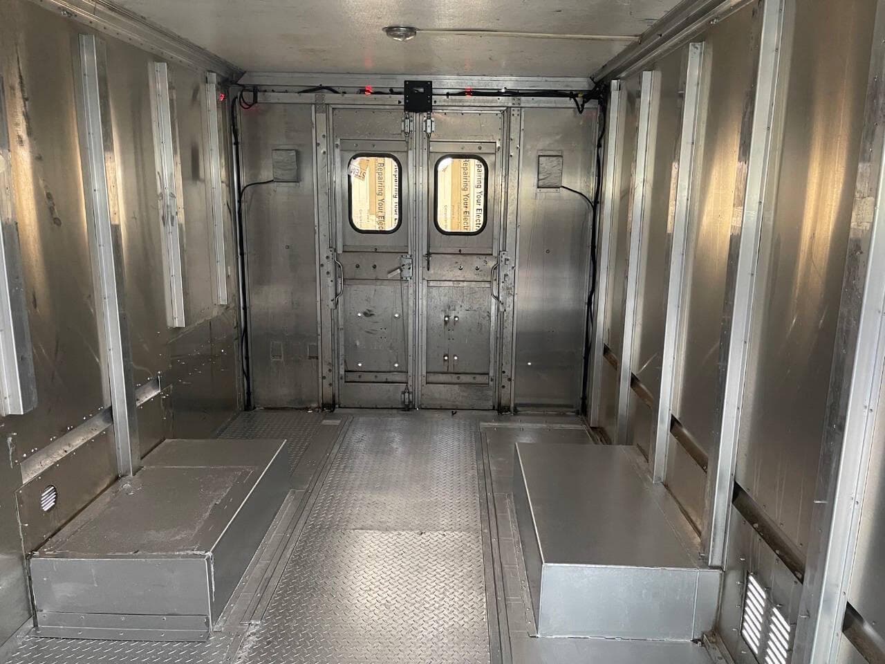 2010 Freightliner MT45 image 12