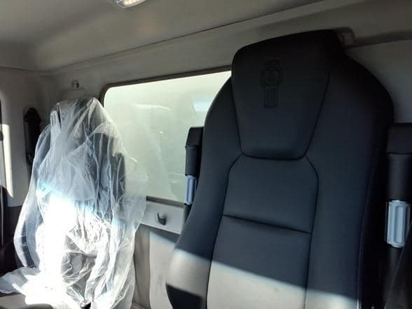 2026 Kenworth T880 image 13