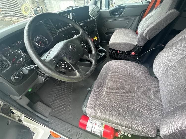 2023 International LT62F image 4