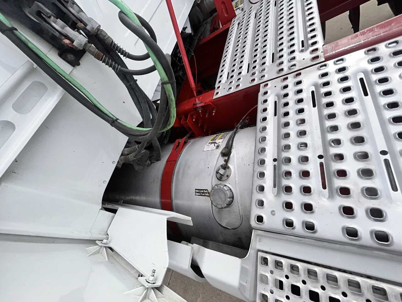 2020 Volvo VNL670 image 5