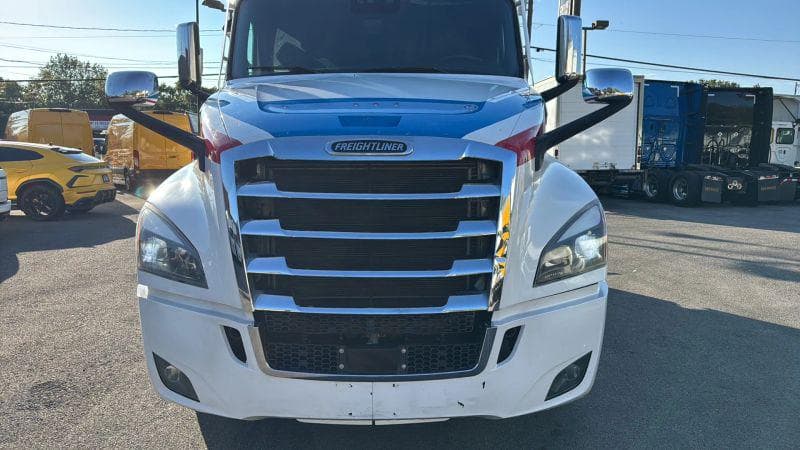 2021 Freightliner Cascadia image 3