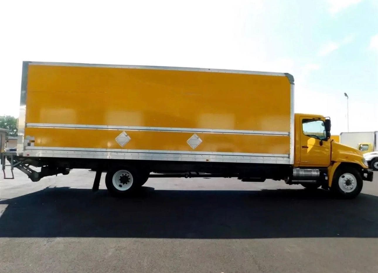 2018 Hino Conventional Type Truck image 5