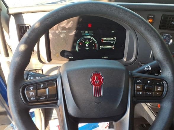 2026 Kenworth T880 image 18