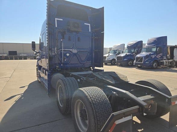 2021 Freightliner Cascadia 116 image 4