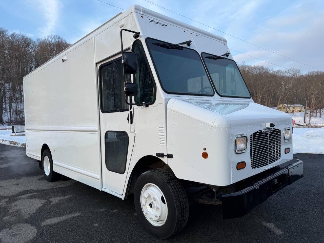 2020 Freightliner MT45 image 4