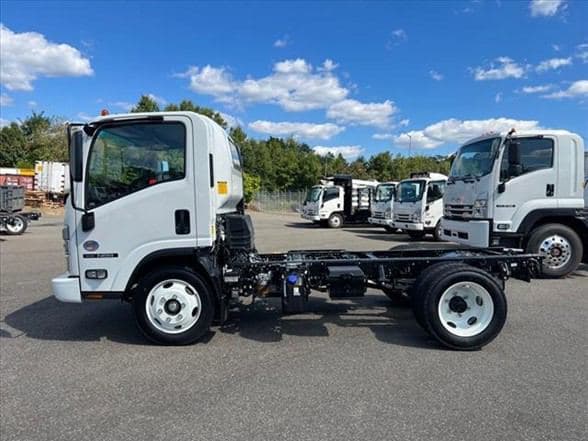 2024 Isuzu NRR image 7