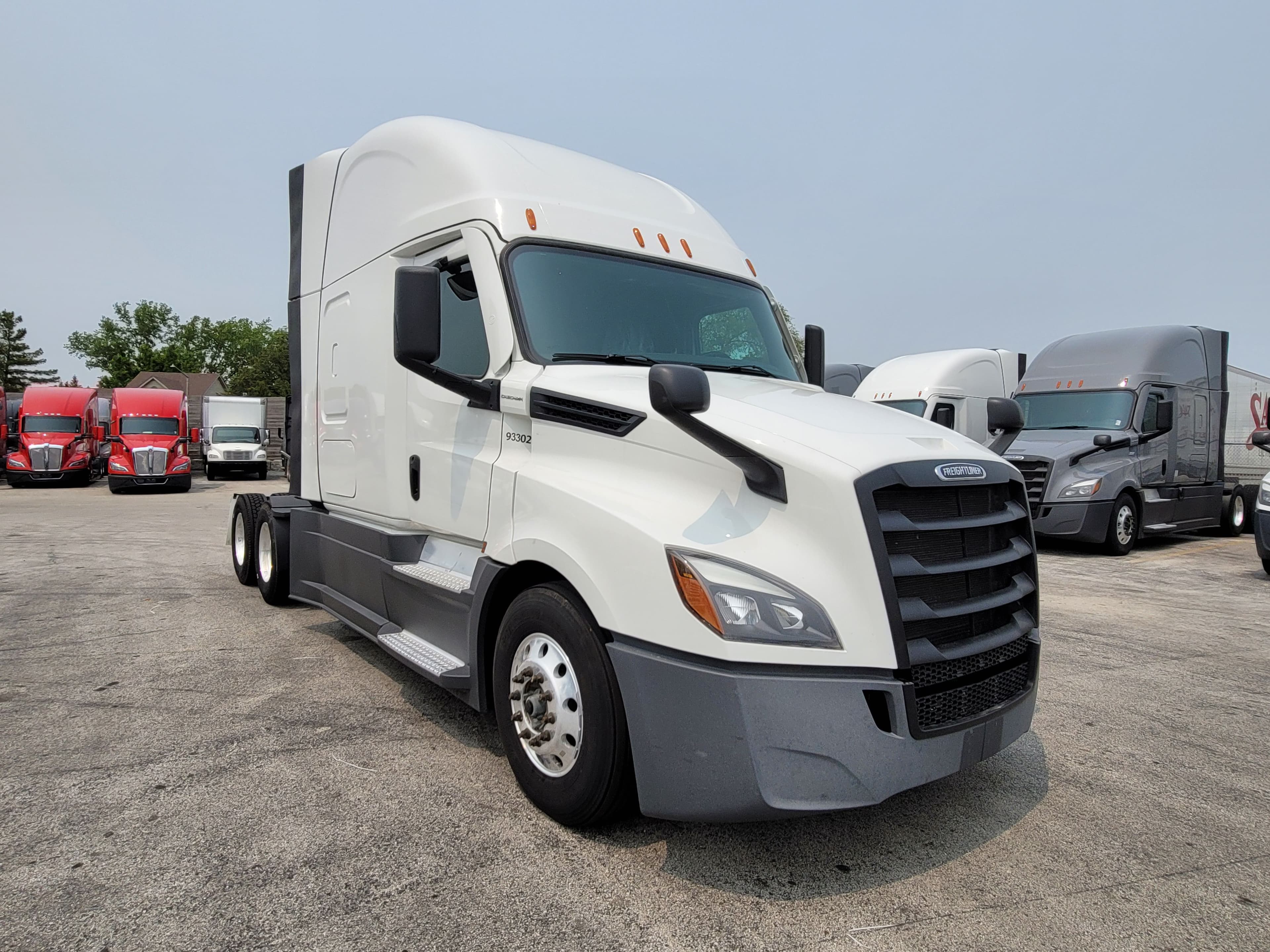 2023 Freightliner Cascadia 126 image 5