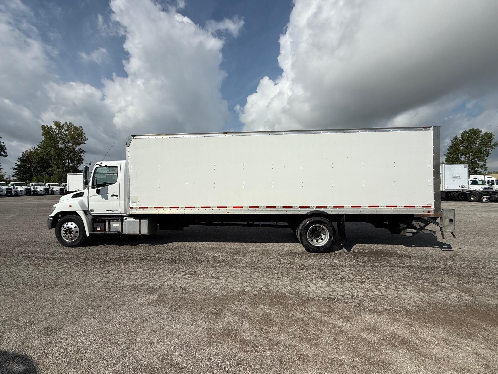 2017 HINO 268A 112996 image 4