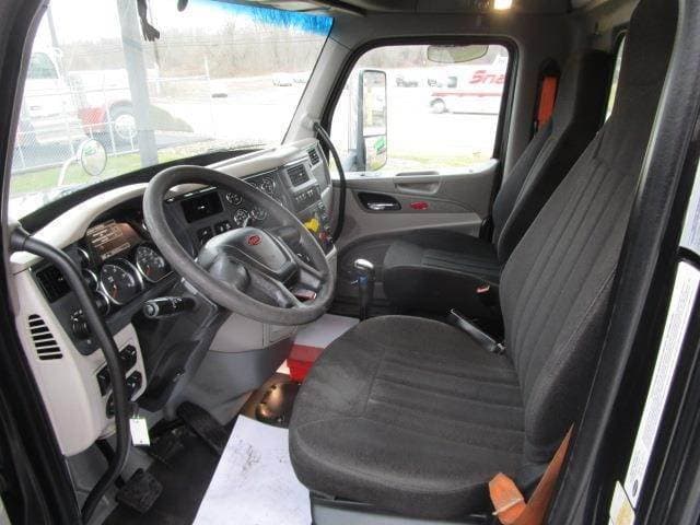 2019 Peterbilt 567 image 9