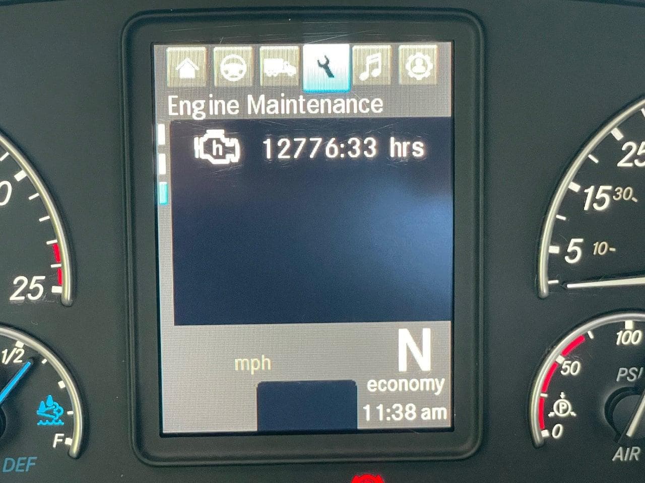 2020 Freightliner Cascadia 126 image 23