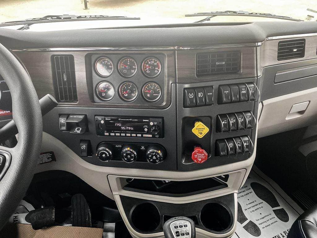 2024 Peterbilt 567 image 8