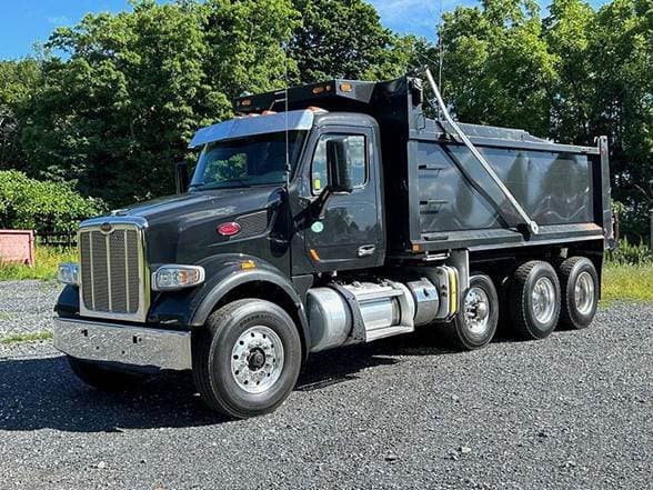 2021 Peterbilt 567 image 1