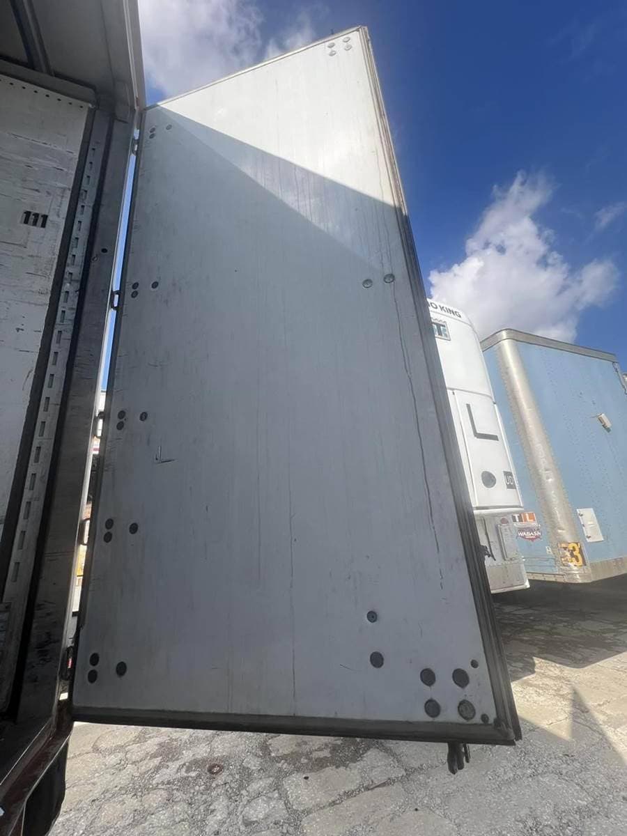 2019 Utility 4000D-X image 9