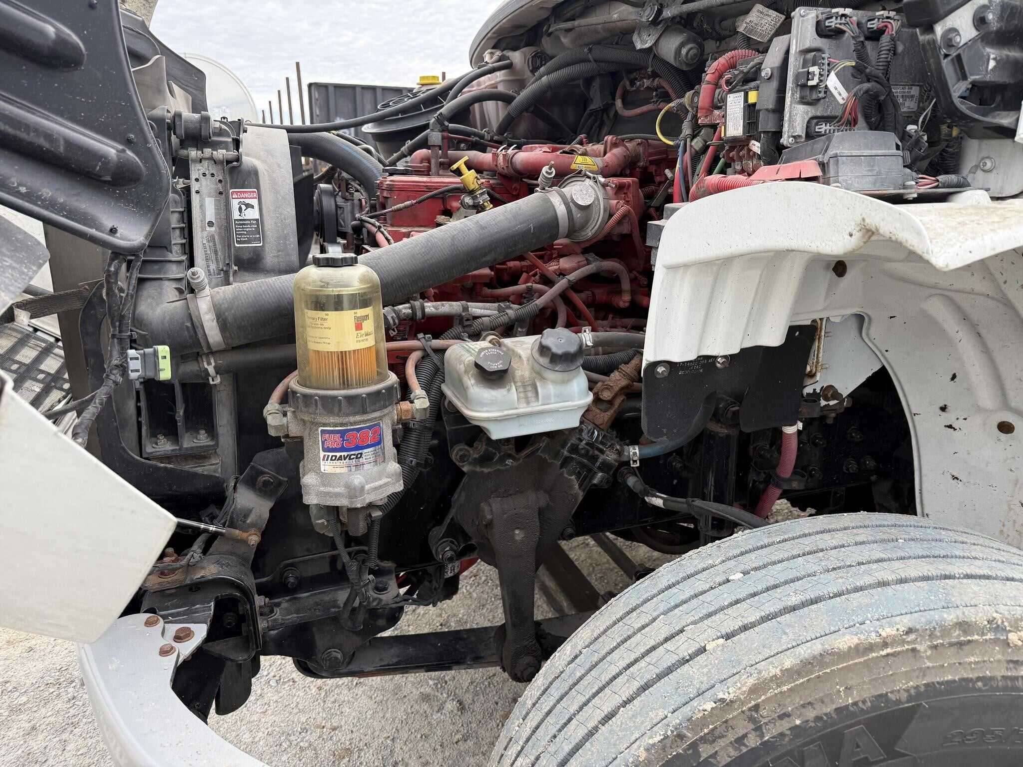 2021 Freightliner M2 image 17