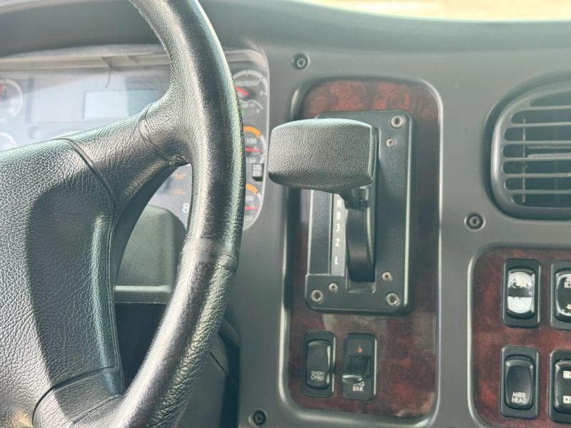 2017 Freightliner M2 106 image 21
