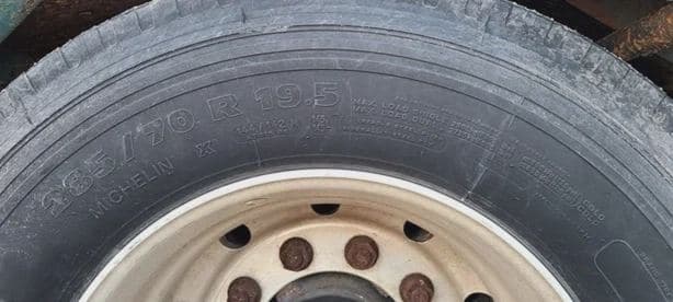 2001 FREIGHTLINER FL112 image 17