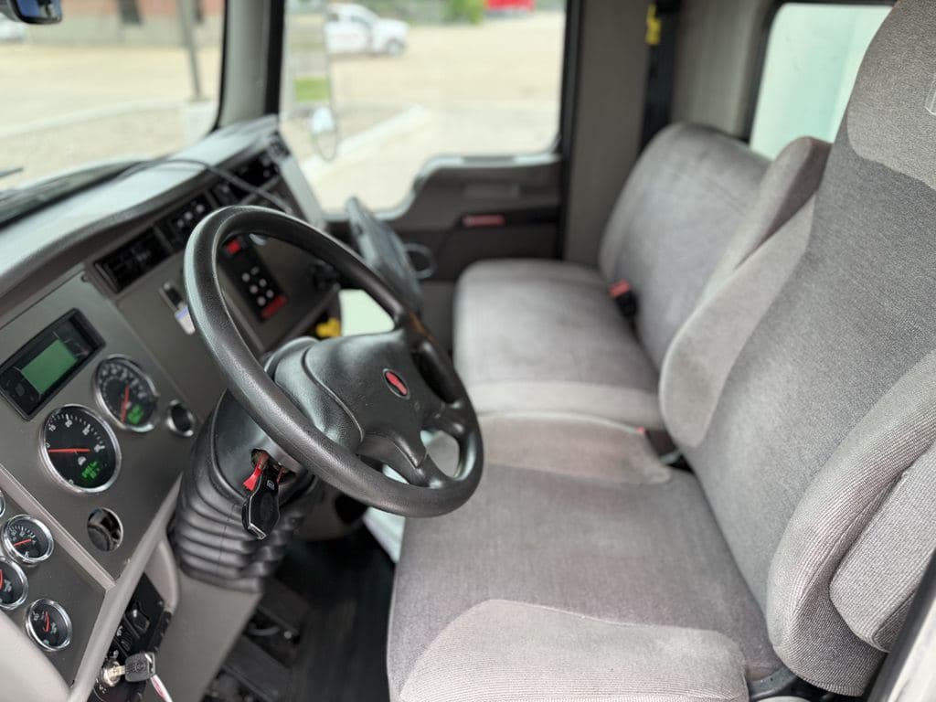 Used 2022 KENWORTH T270 image 19