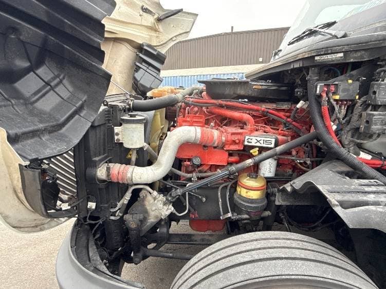 2023 International LT62F image 9