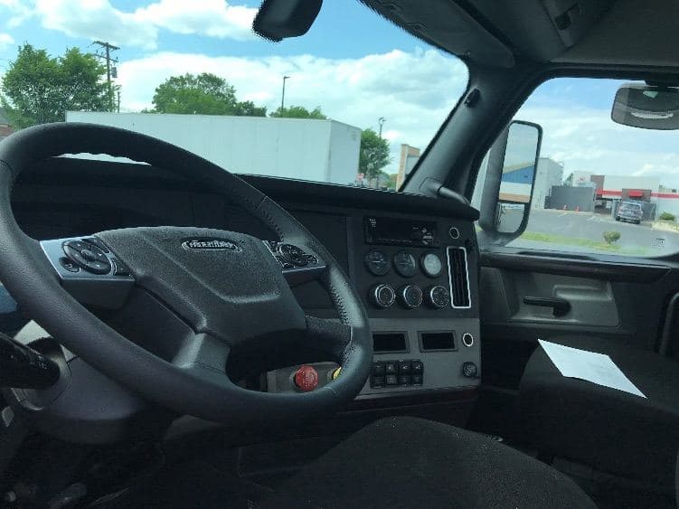 2020 Freightliner Cascadia 126 image 10