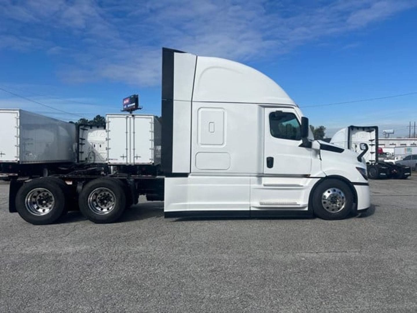 2027 Freightliner Cascadia 126 image 2