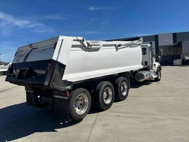 2024 Kenworth T880 image 4