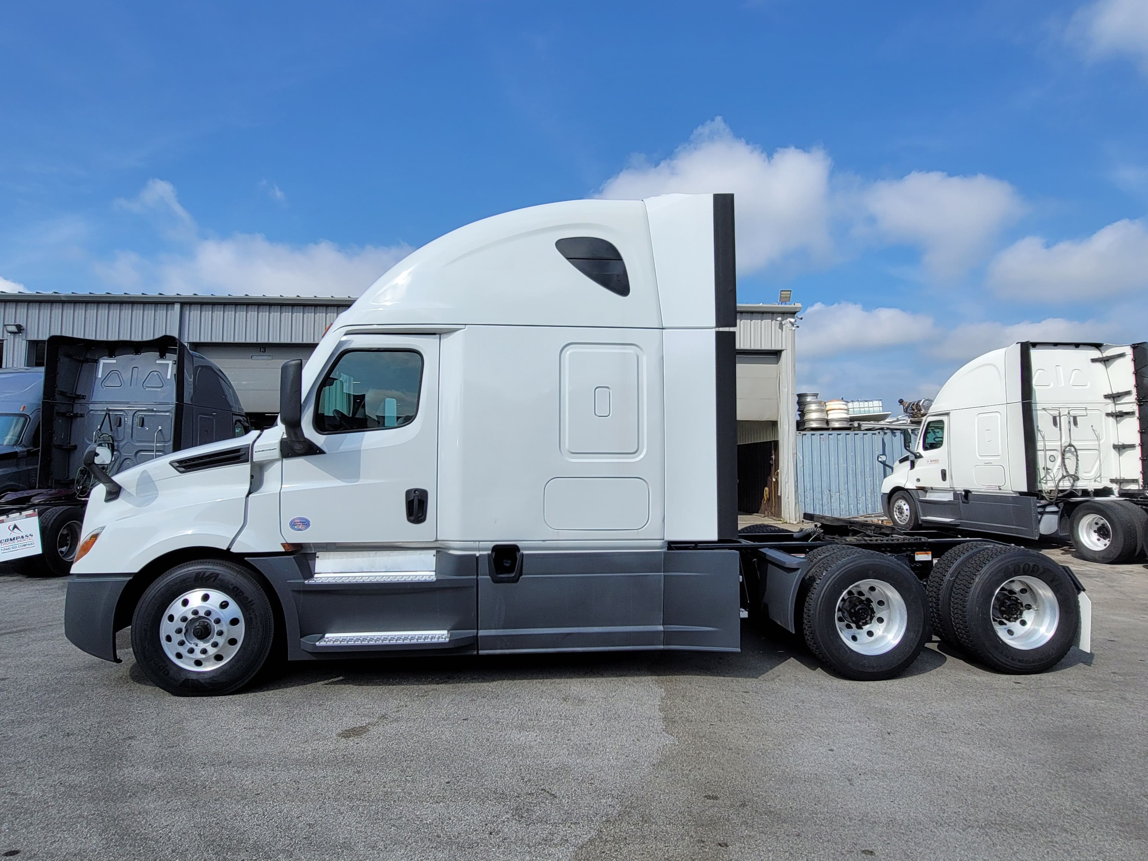 2022 Freightliner Cascadia 126 image 2