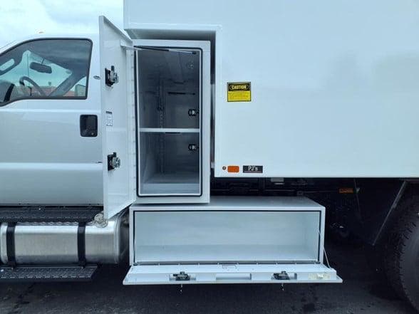2026 Ford F750 SD image 9