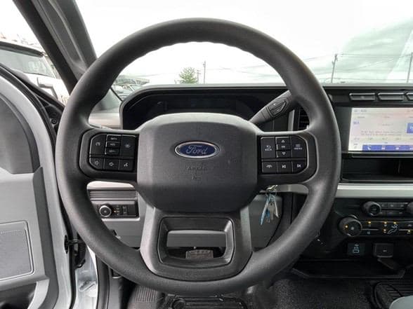 2024 Ford F550 image 21