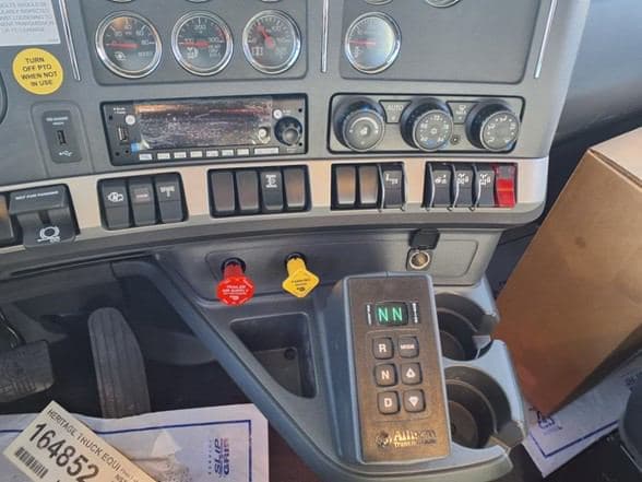 2025 Kenworth T880 image 23