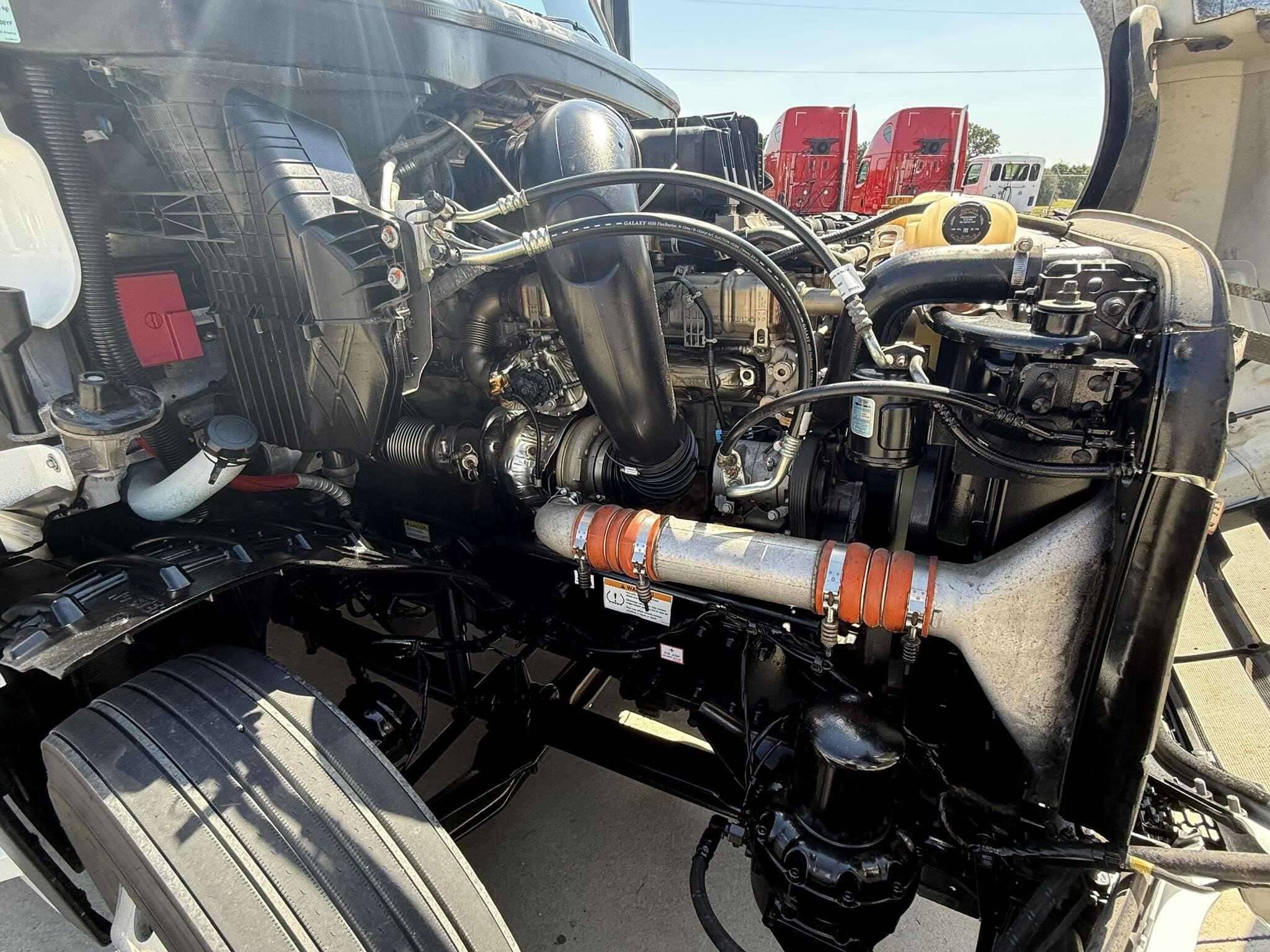 Used 2024 FREIGHTLINER CASCADIA 126 Conventional image 7