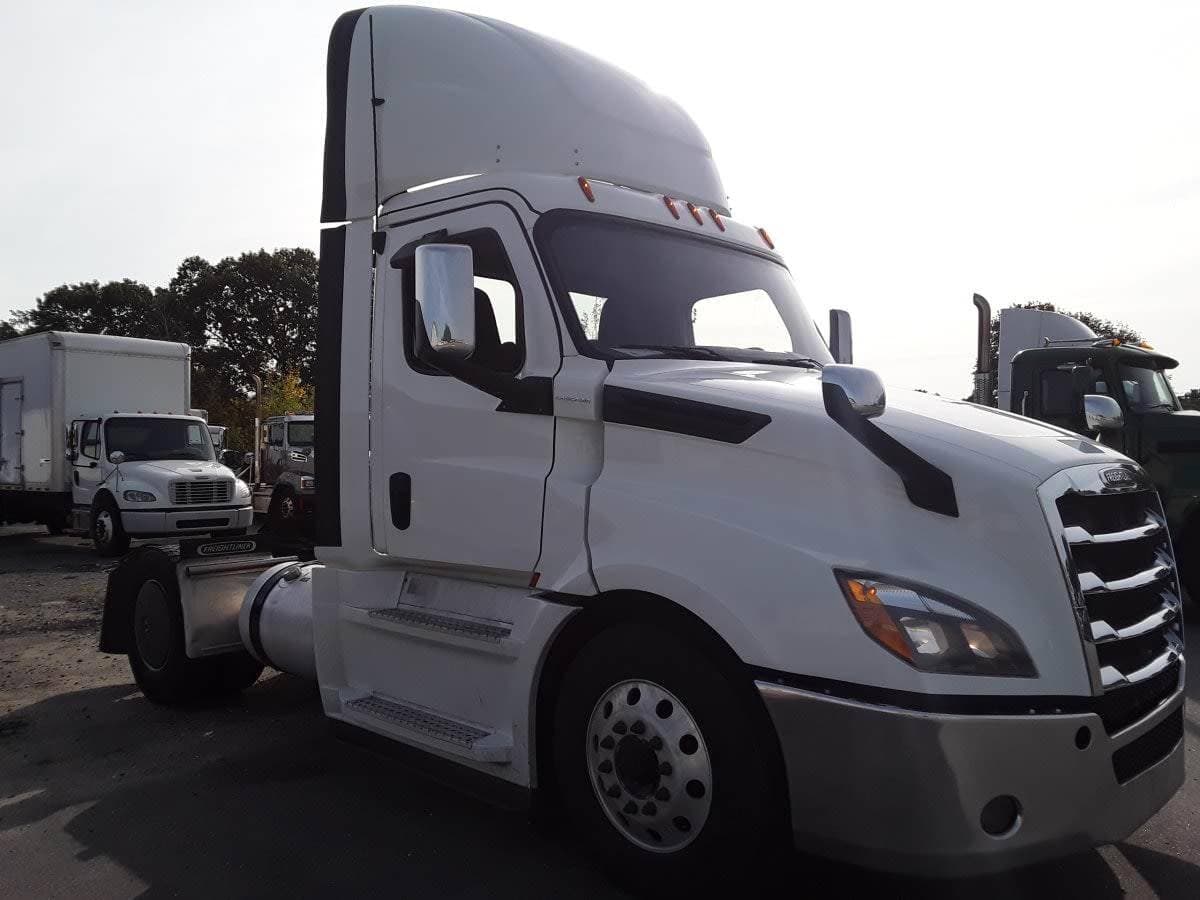 2020 Freightliner Cascadia image 3