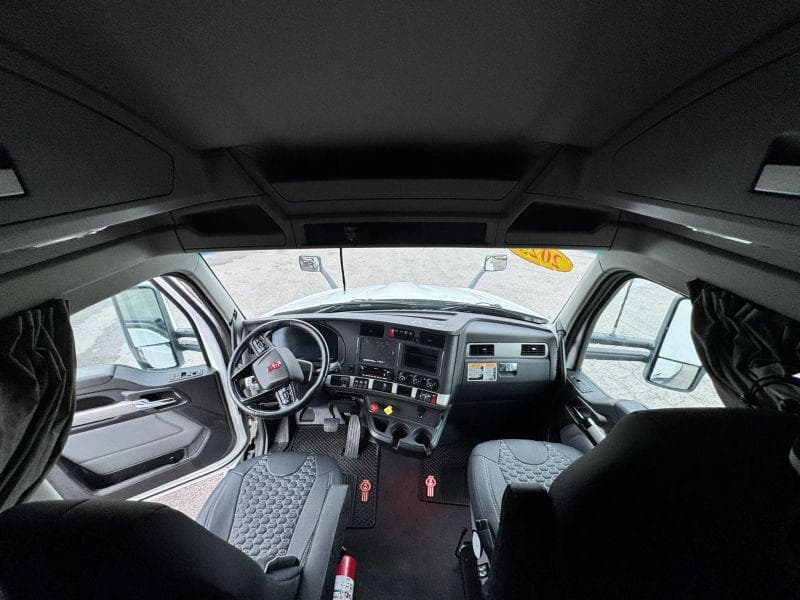 2023 Kenworth T600 image 20