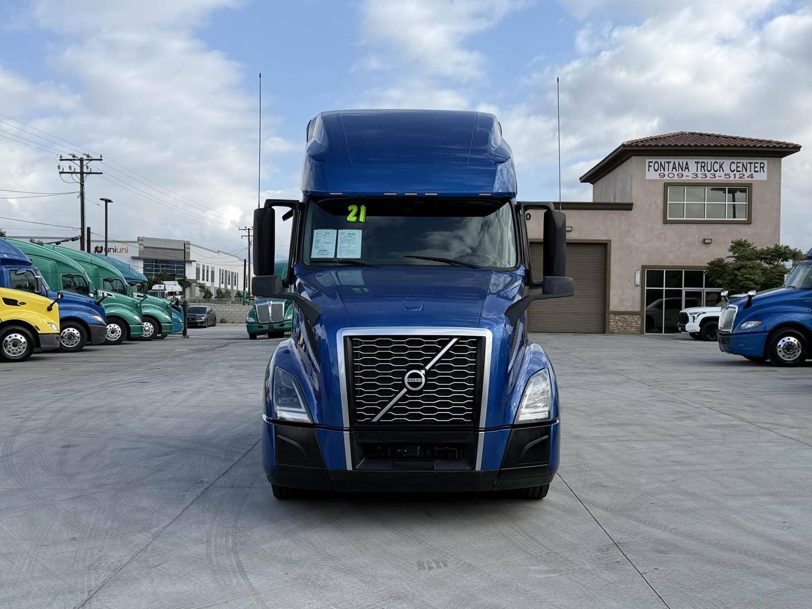 2021 Volvo VNL64T760 image 5