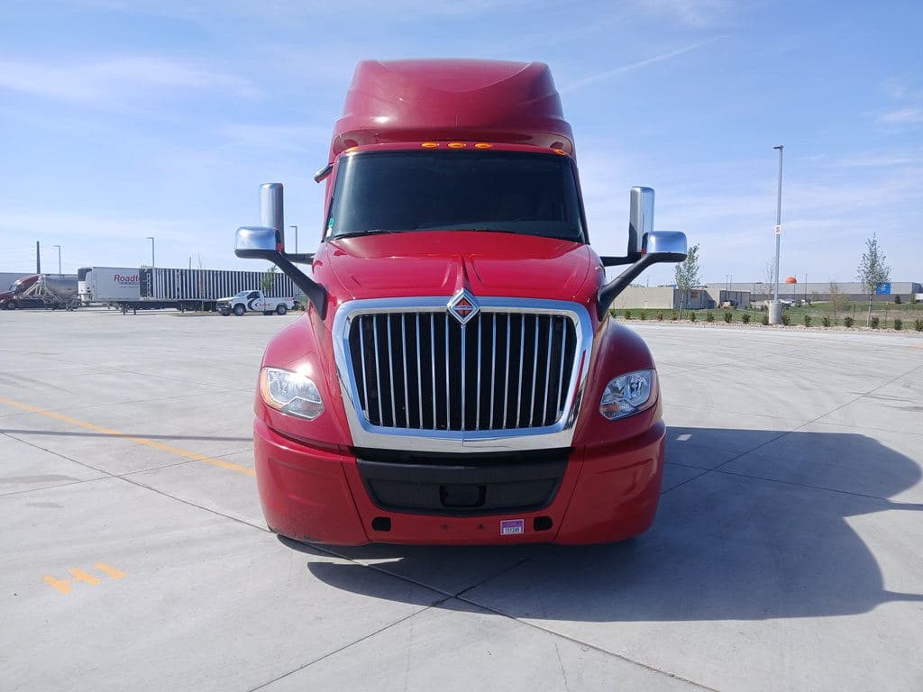 Used 2021 INTERNATIONAL LT625 image 8