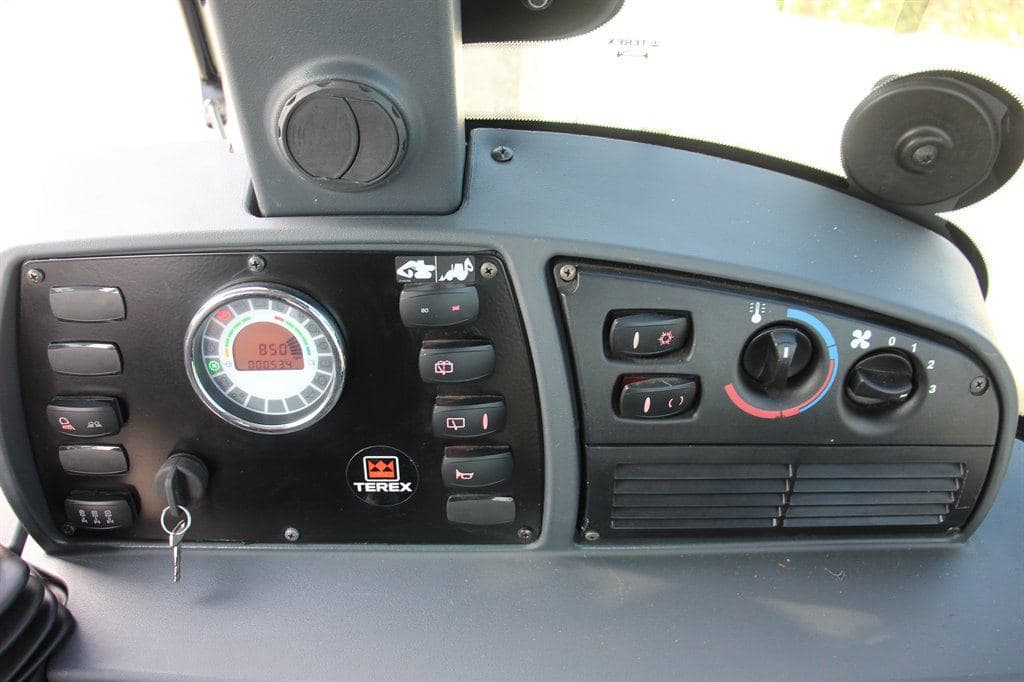 2016 Terex TLN830 image 46