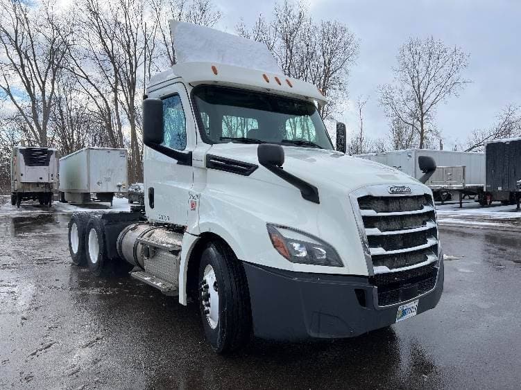 2018 Freightliner Cascadia image 3