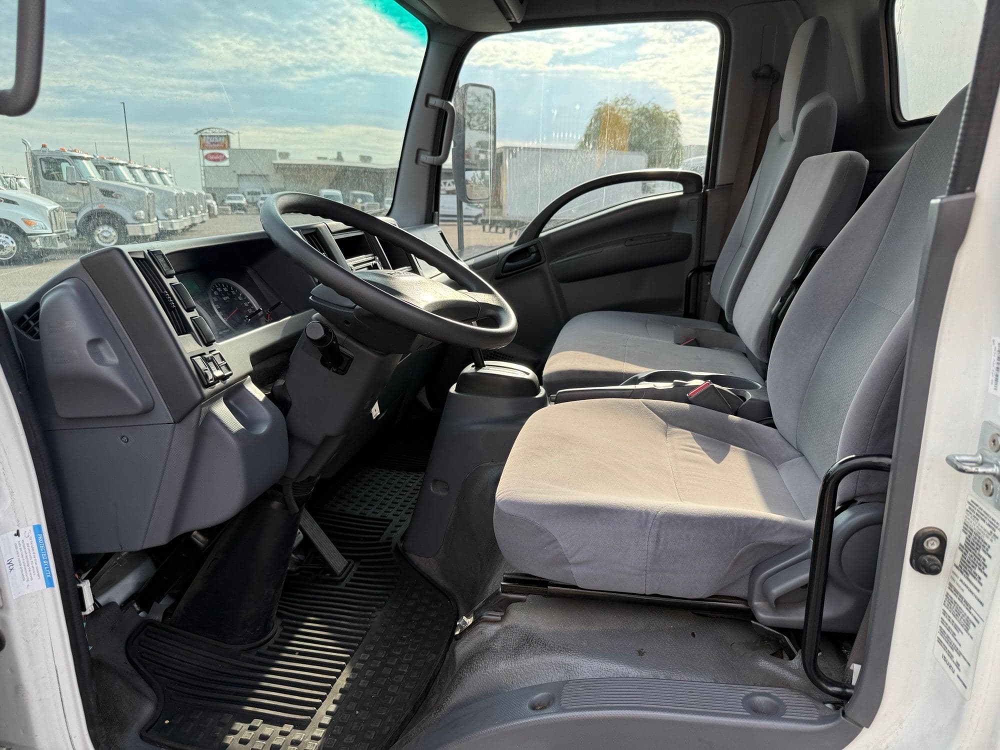 2019 Isuzu NPR-HD image 11