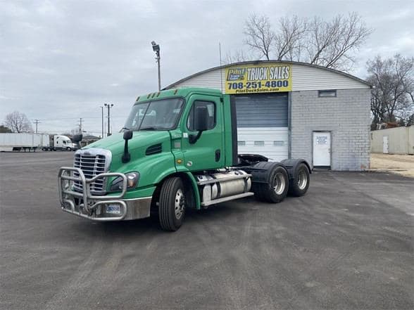 2018 Freightliner Cascadia image 1
