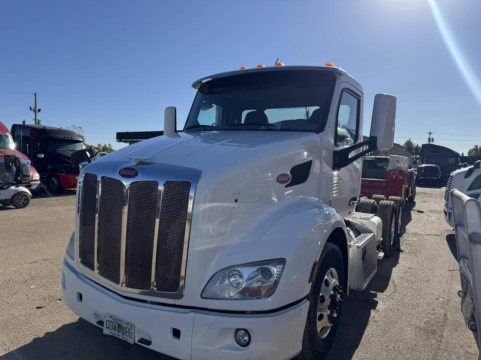 2019 Peterbilt 579 image 2